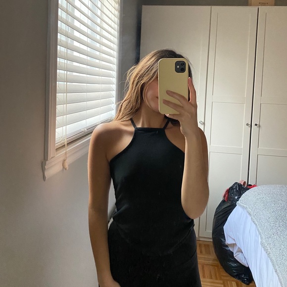 Black tank top🖤 - Picture 2 of 2